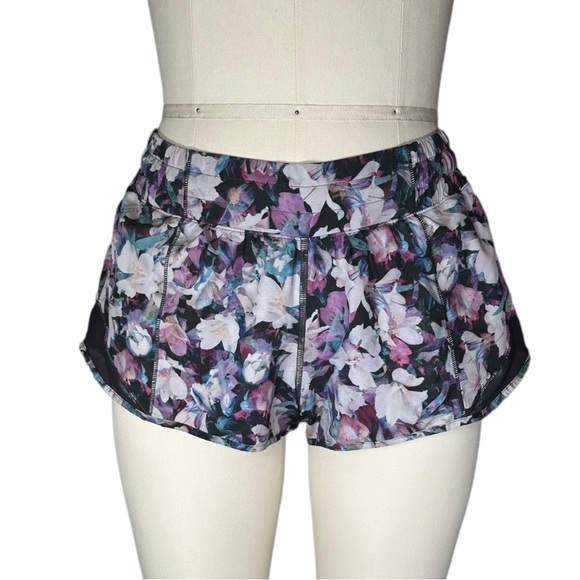 Lululemon Hotty Hot Short II '2.5" Utopia Multi/ Deep Phantom Size: 6 - Picture 7 of 15